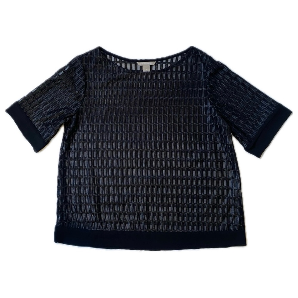 Banana Republic. Black Sheer Short Sleeve Top. Size Small 🖤